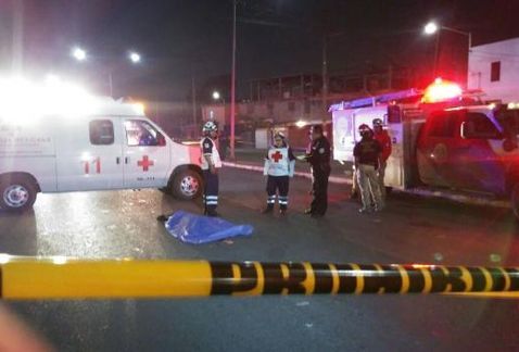 Mueren atropelladas dos personas en Monterrey
