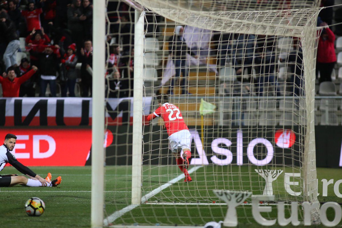 Benfica es líder en Portugal
