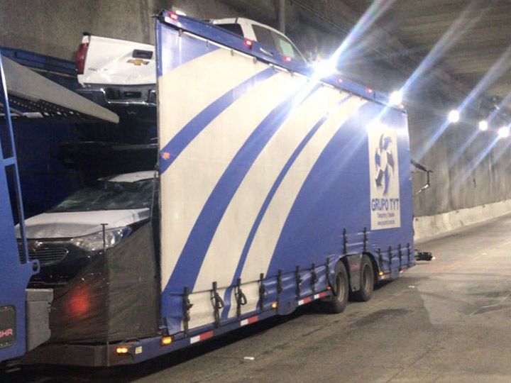 Tráiler choca en túnel de Mixcoac