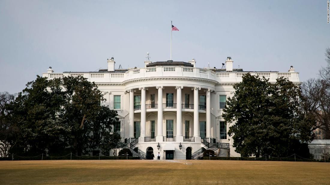 Renuncia secretario de personal de la Casa Blanca tras acusaciones de abuso