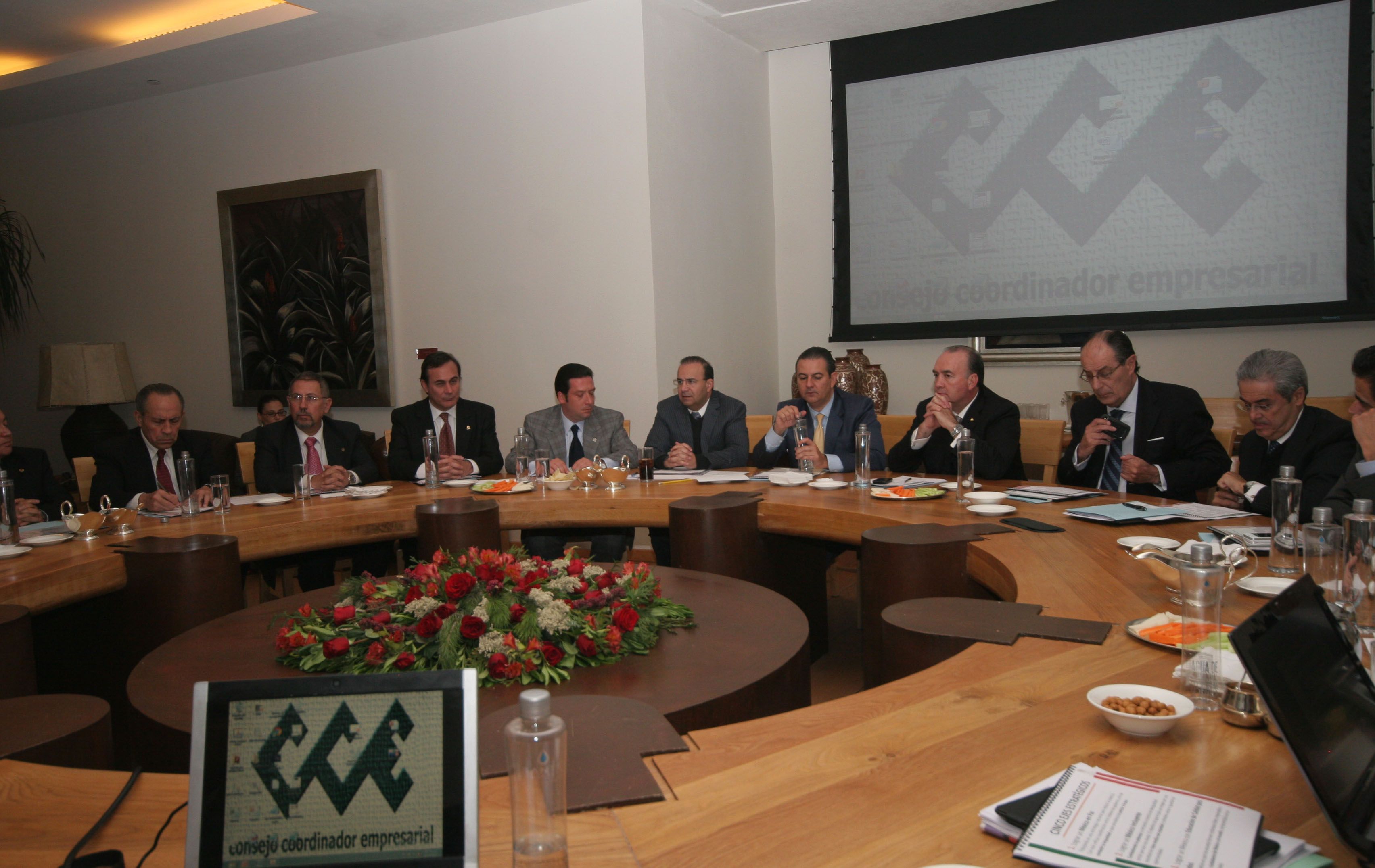 Empresarios analizan medidas ante reforma fiscal en EE.UU.