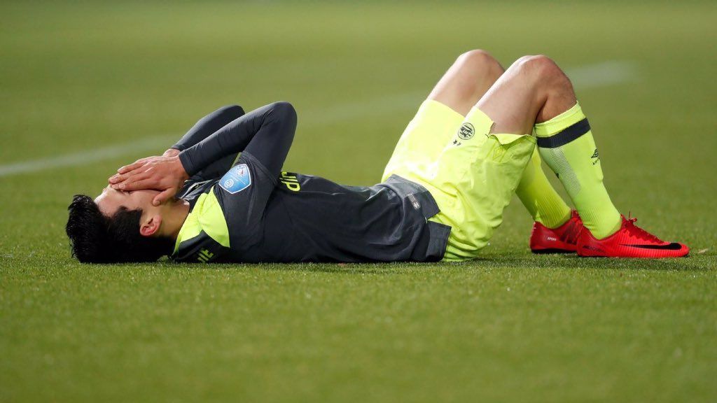 “Chucky” Lozano sale de cambio por molestias