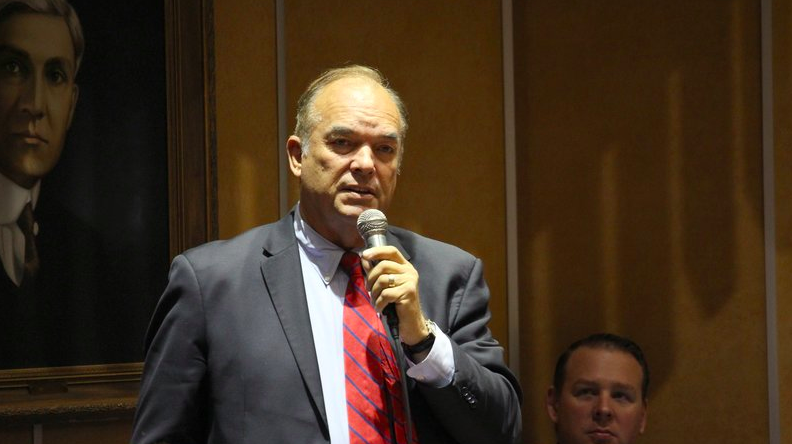 Expulsan a legislador por acusaciones de acoso sexual en Arizona