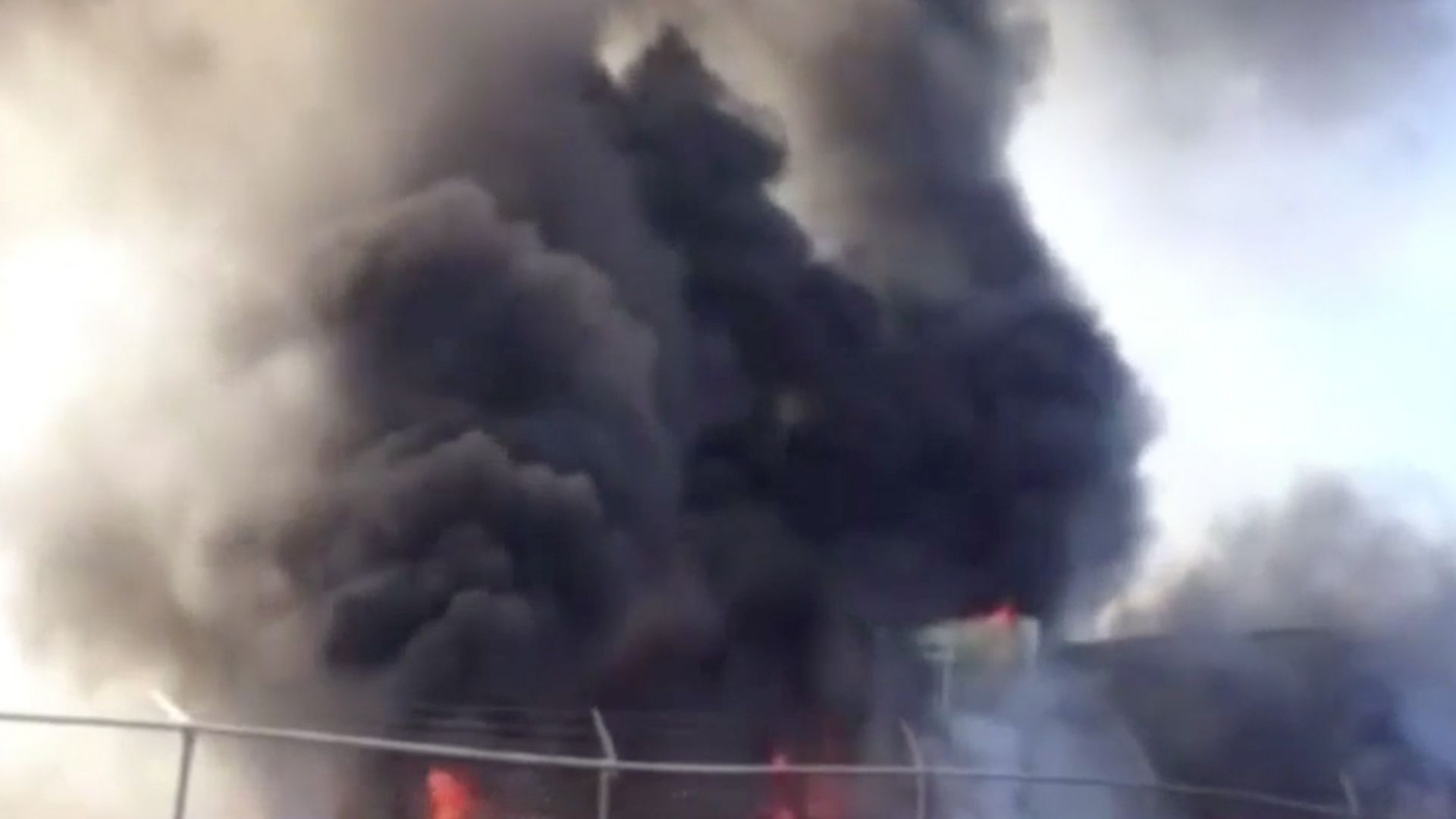 Se registra incendio en planta recicladora de Guanajuato