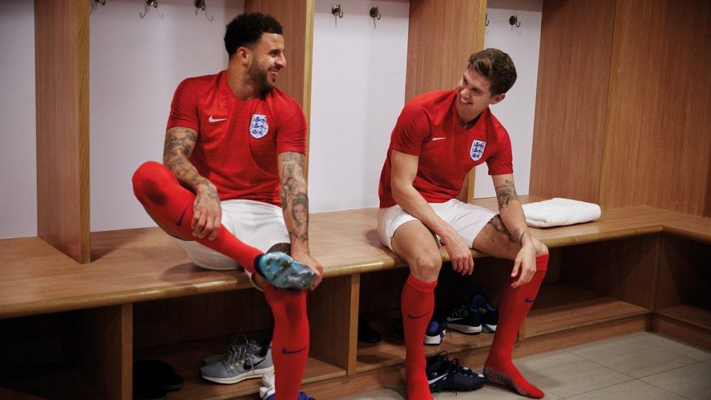 Inglaterra revela sus uniformes para Rusia 2018 - inglaterra--1024x576