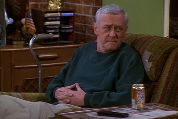 Murió John Mahoney, el papá en ‘Frasier’