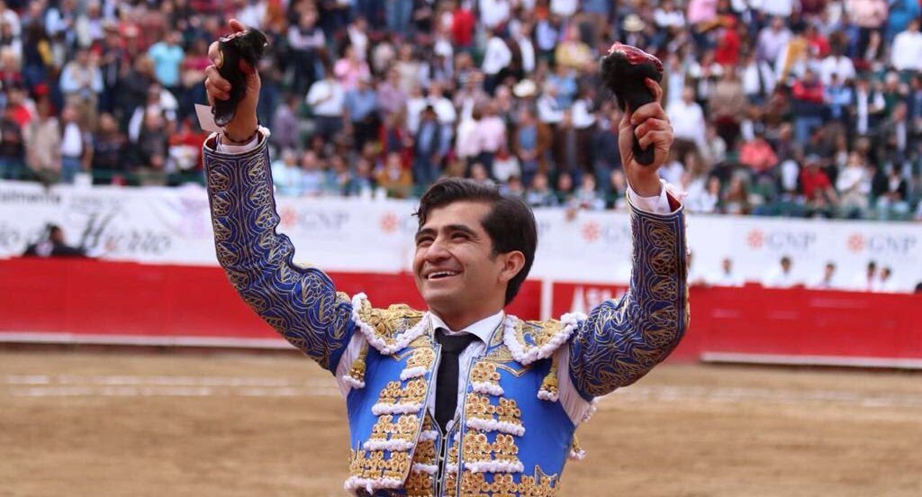 Joselito Adame triunfa en mano a mano ante ‘El Juli’