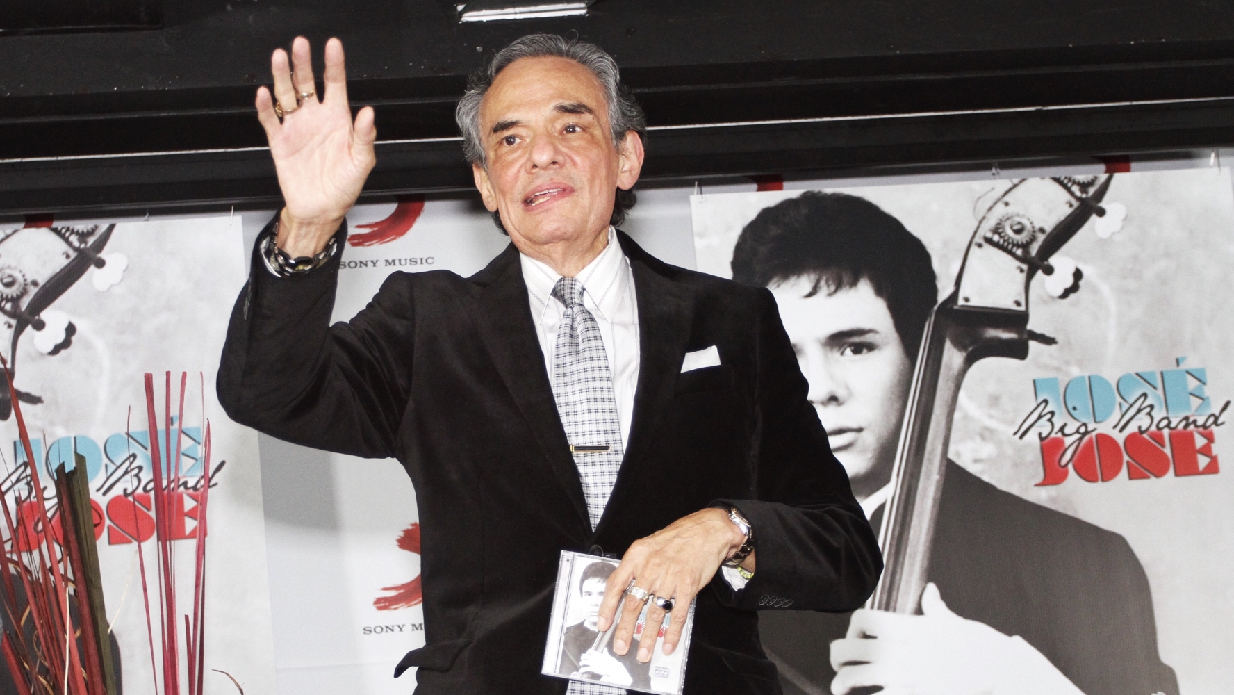 José José recibe tratamiento regular de nutrición