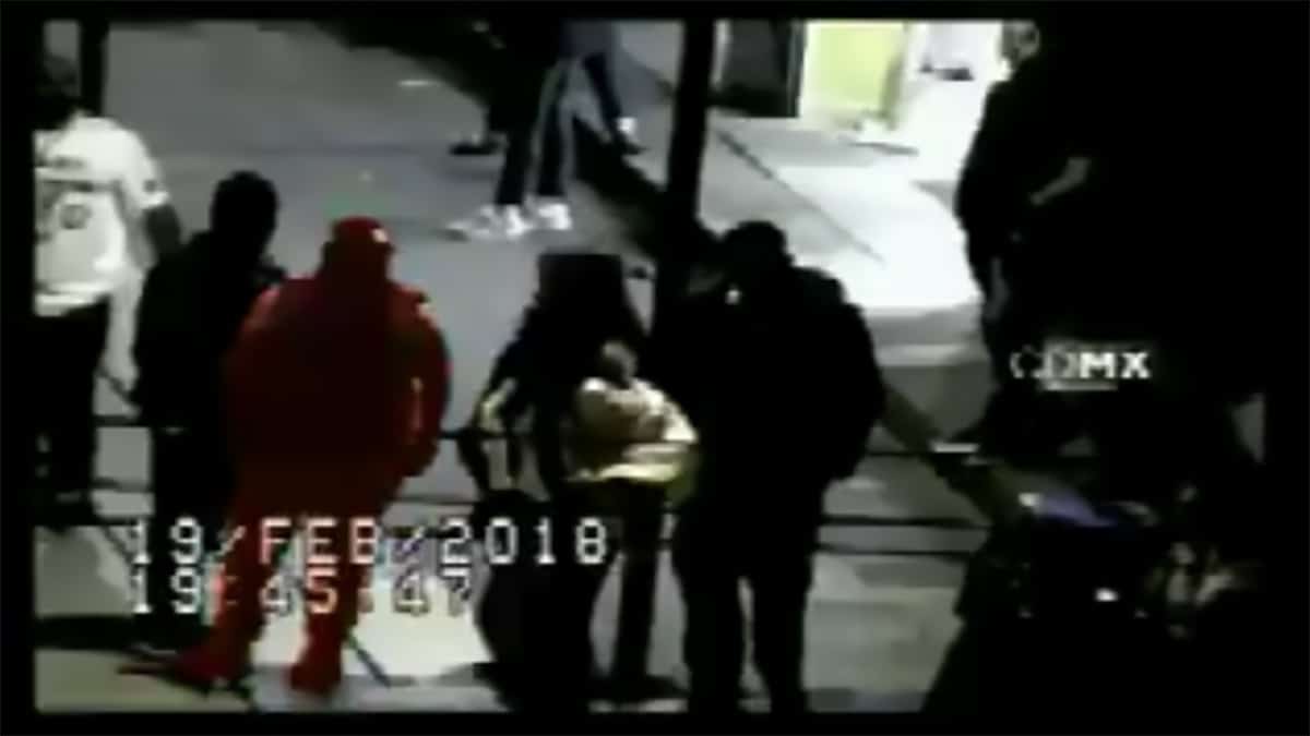 #Video Asaltan a transeúnte en Eje Central