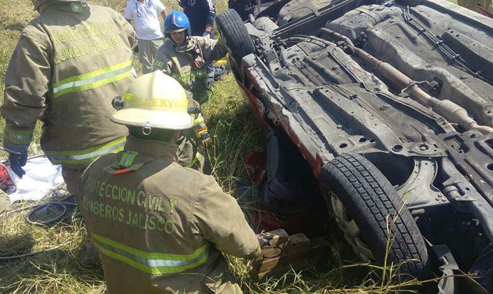Choque en Lagos de Moreno deja dos muertos