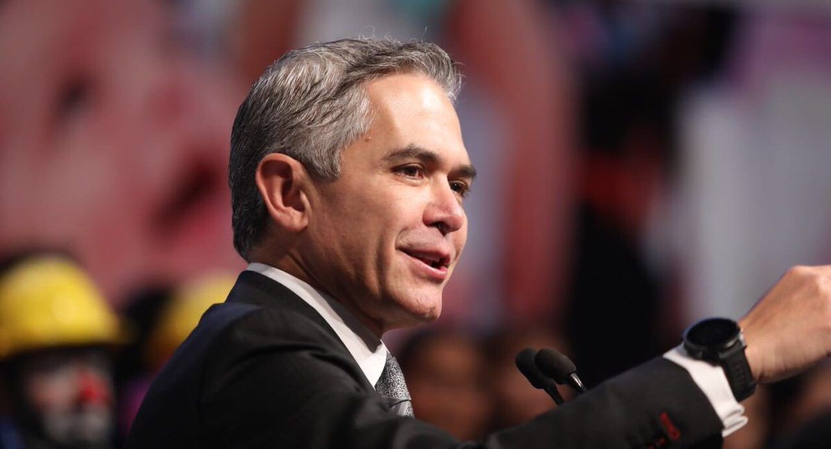 Proponen a Mancera para los plurinominales del PAN al Senado