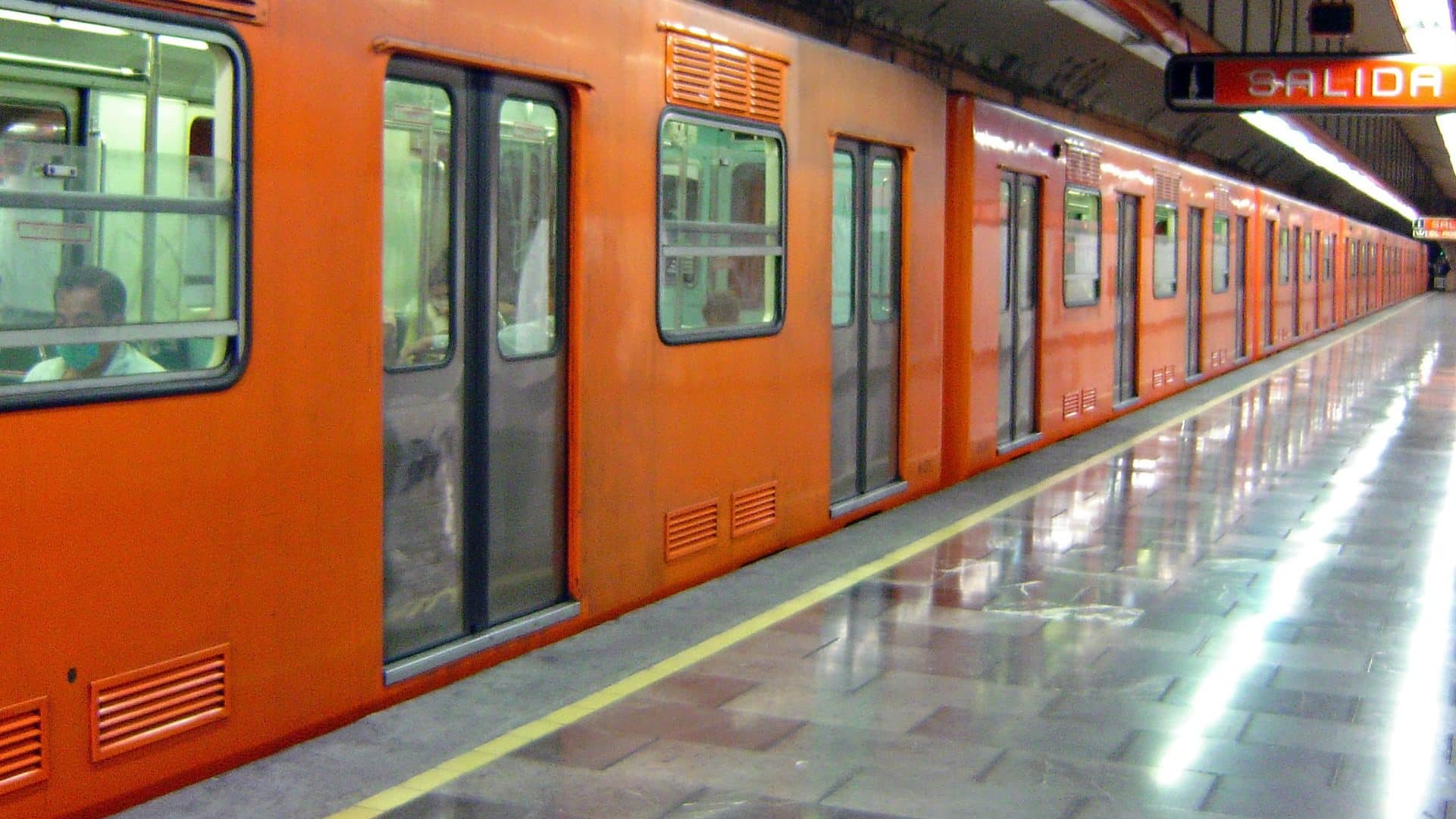 #Video Metro investiga a presunto conductor en estado de ebriedad