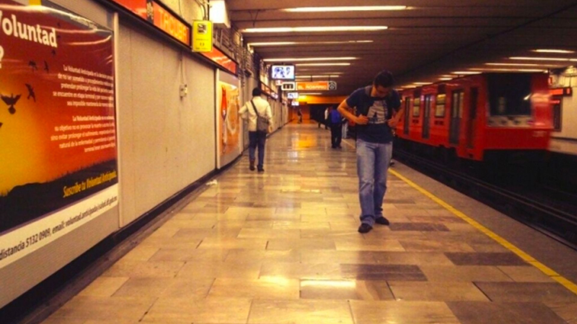 Detienen a hombre por golpear a su pareja en Metro Tacuba