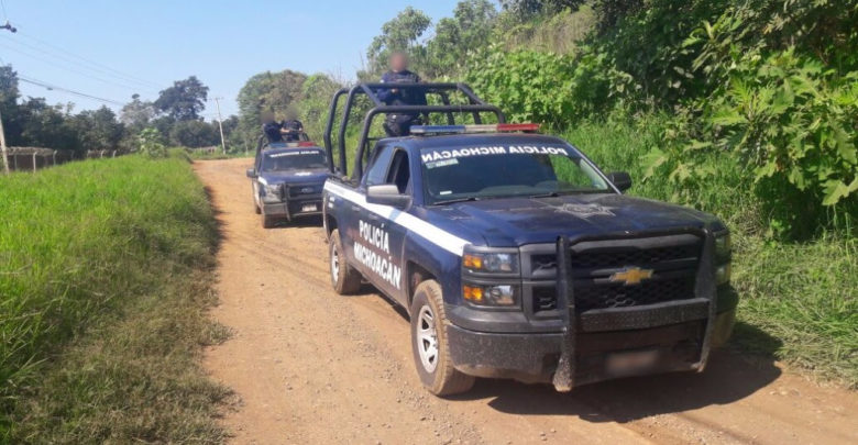 Secuestran a cuatro policías en Michoacán