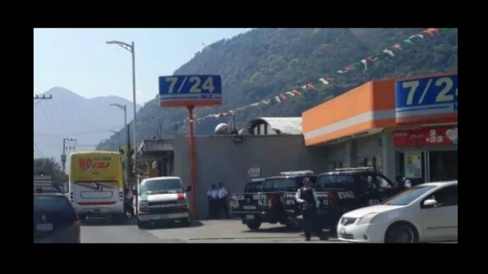 Aseguran en Orizaba a 30 migrantes que viajaban en autobús