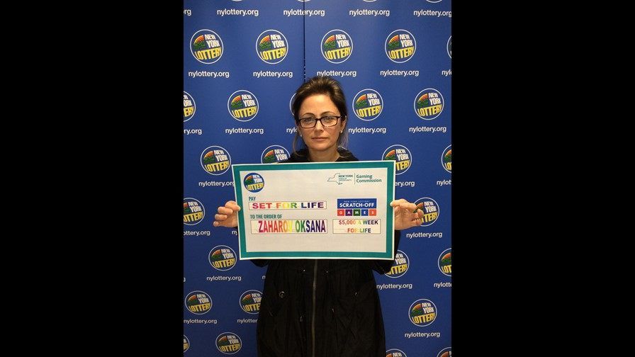 Mujer gana la lotería por error en EE. UU.
