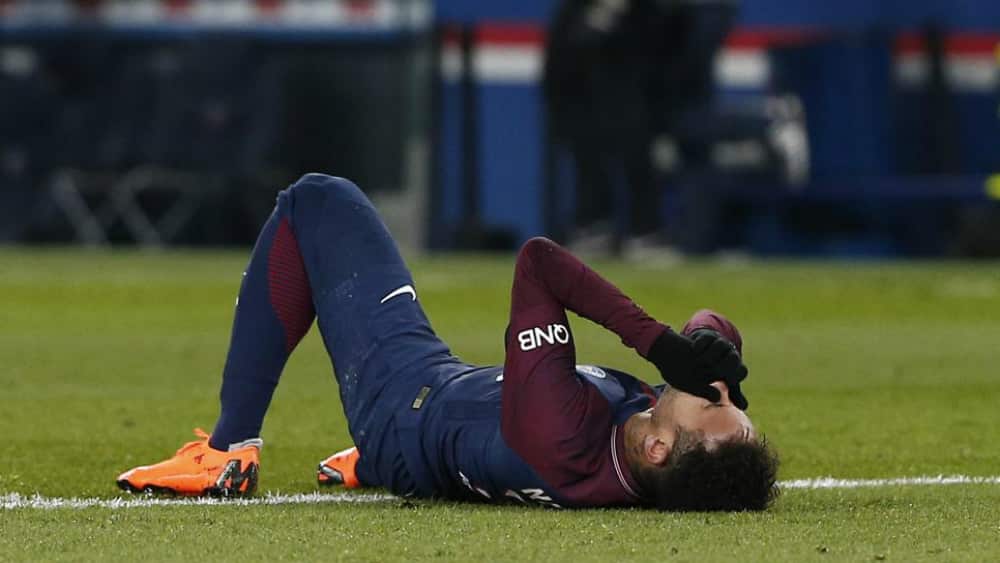 Operan con éxito a Neymar