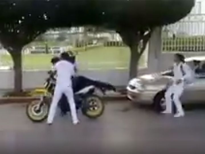 #Video Joven detiene a presunto asaltante en Oaxaca