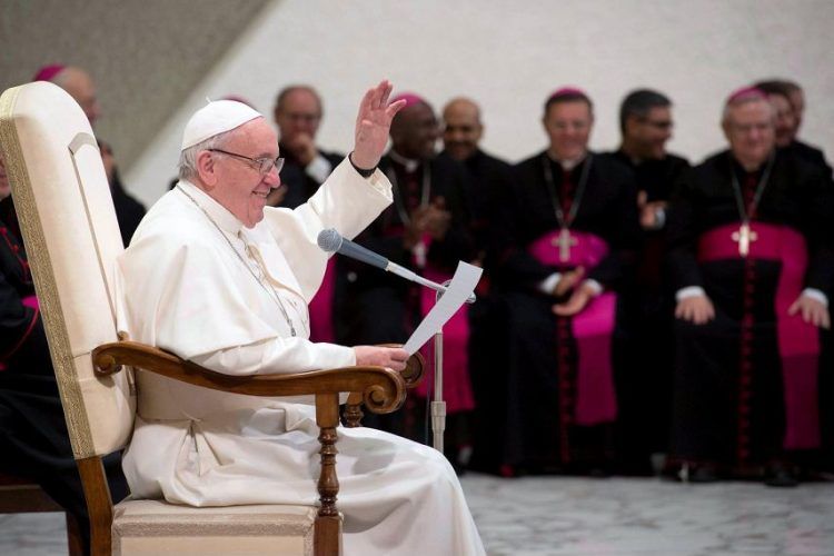 El papa Francisco pide a sacerdotes sermones breves y bien preparados