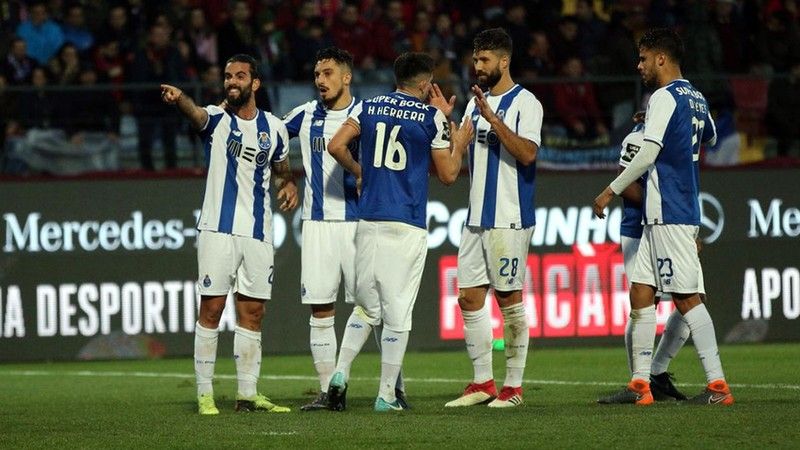 Porto golea a Chaves con asistencia de Héctor Herrera