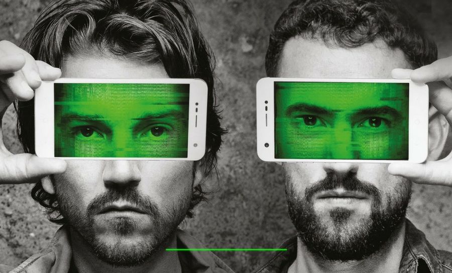 Diego Luna celebra 100 representaciones de Privacidad