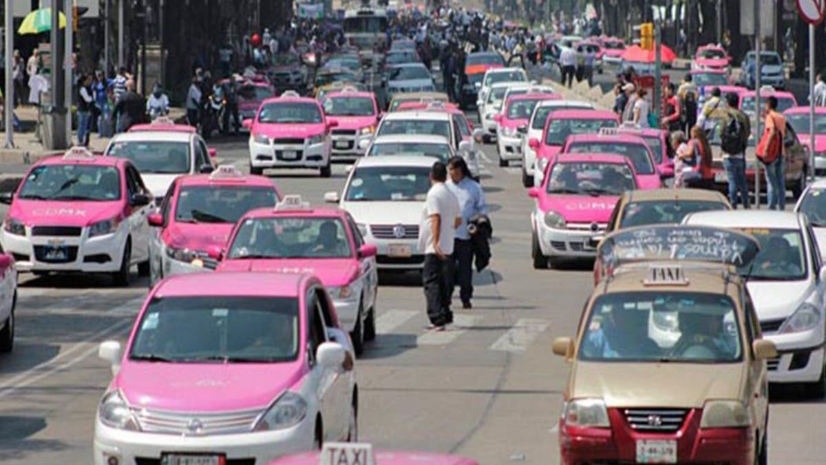 Taxistas utilizan agua para drogar y robar clientes
