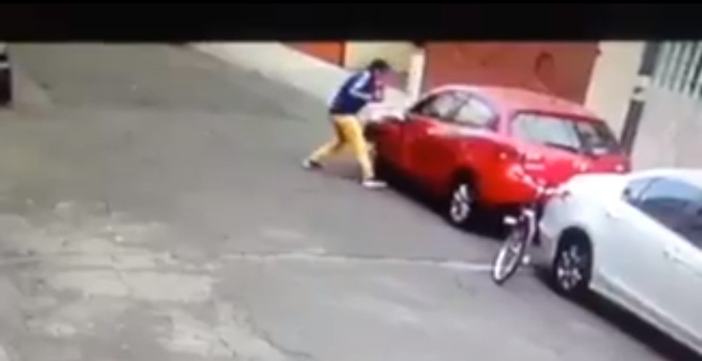 #VIDEO Asaltan y roban autopartes en la Del Valle