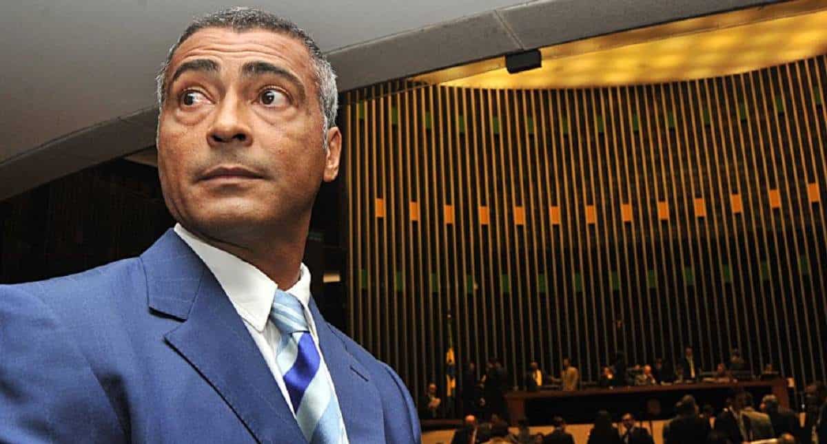 Decomisan autos de lujo y una lancha a Romario por deuda con Hacienda