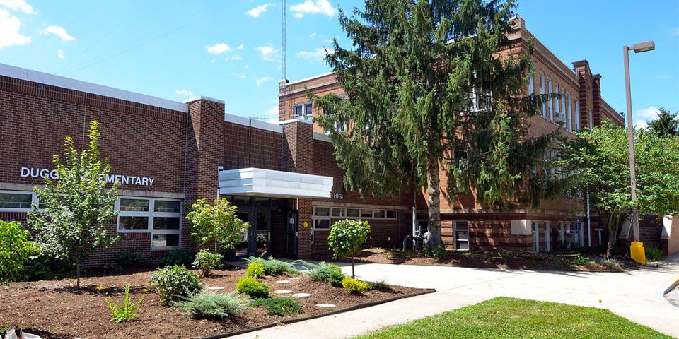 Arrestan a niña de 12 años por amenazar con tiroteo escolar