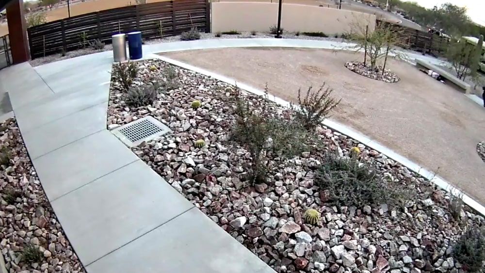 #Video Presuntos delincuentes huyen a estación de policía