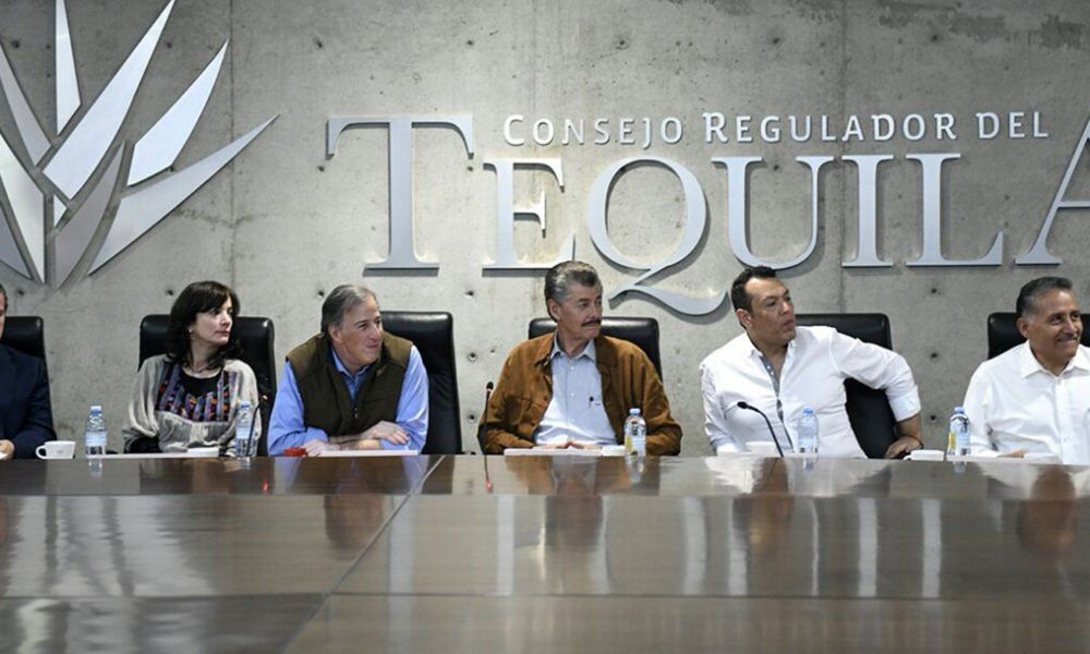 Reconocen labor de Meade para promover el tequila a nivel mundial