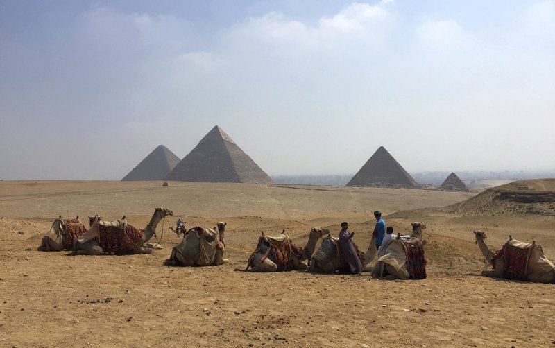Hallan tumba de 4 mil 400 años en El Cairo