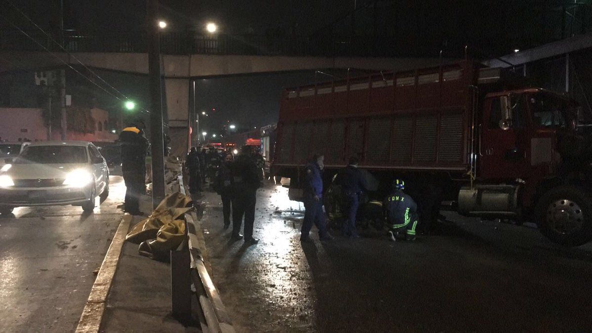 Reabren Circuito Interior tras volcadura de camión