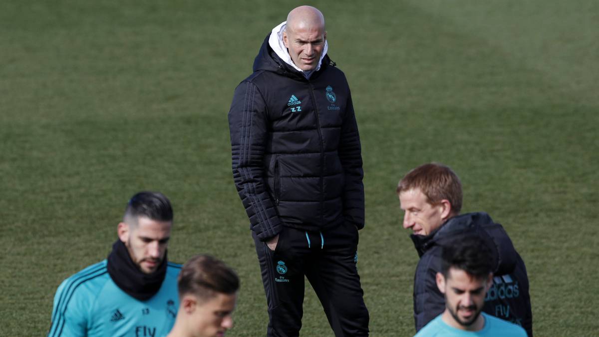 Zidane fija postura con respecto a hacer "pasillo" al Barcelona - zinedine-zidane