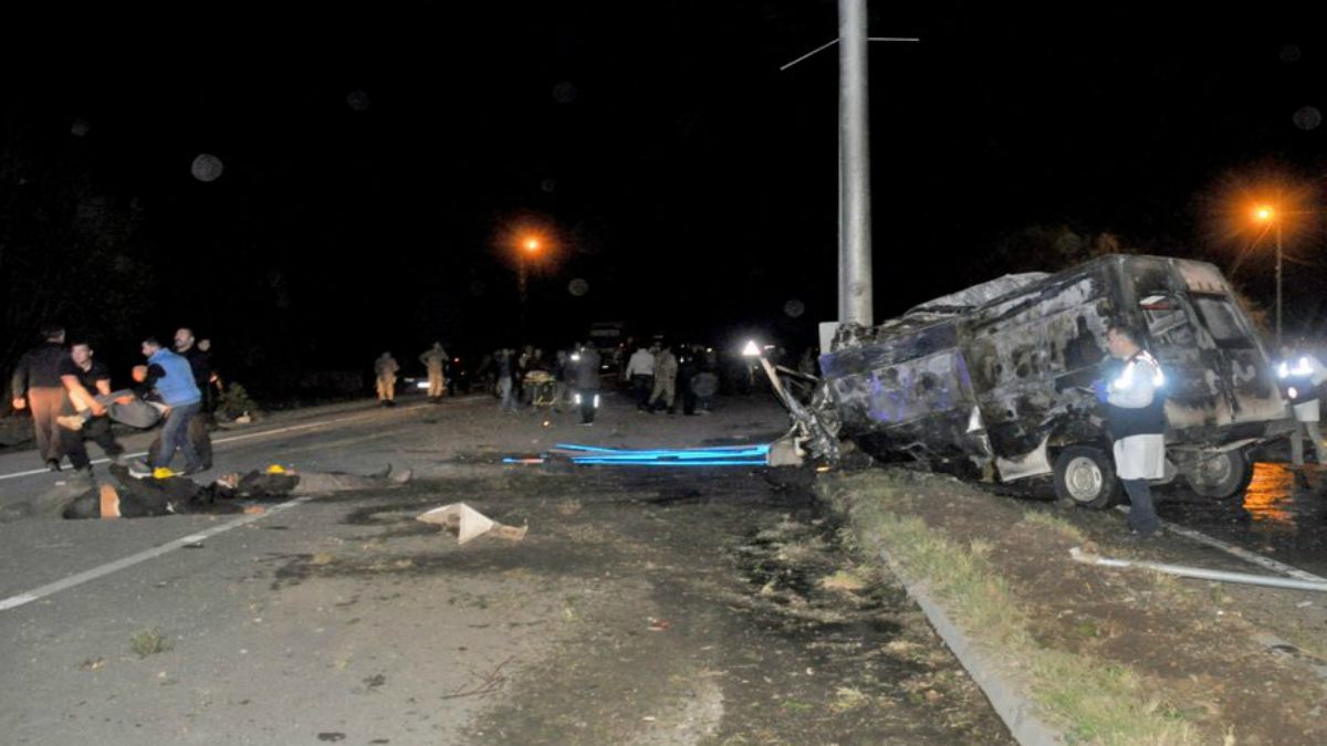 Accidente de minibús en Turquía deja 17 muertos