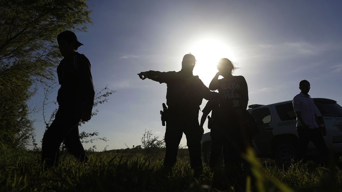 Detienen a migrante hondureño por lesionar a agente fronterizo