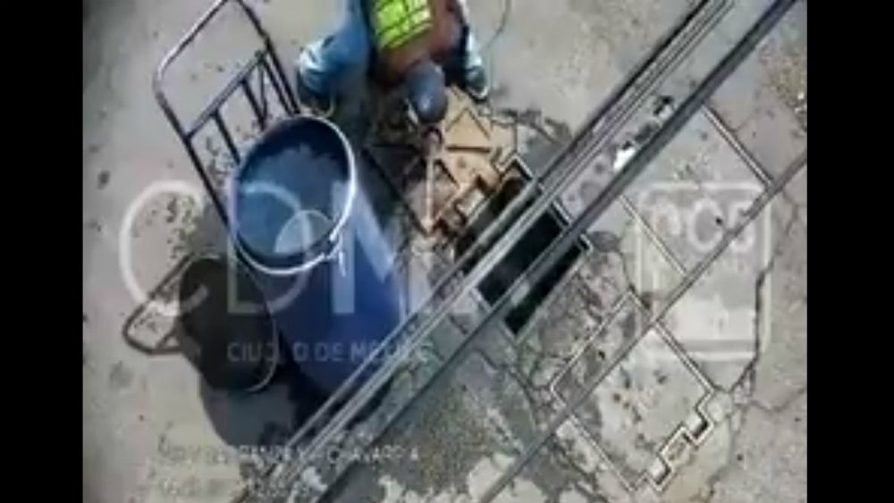 #Video Muestran la forma en que manipulaban válvulas de agua en CDMX