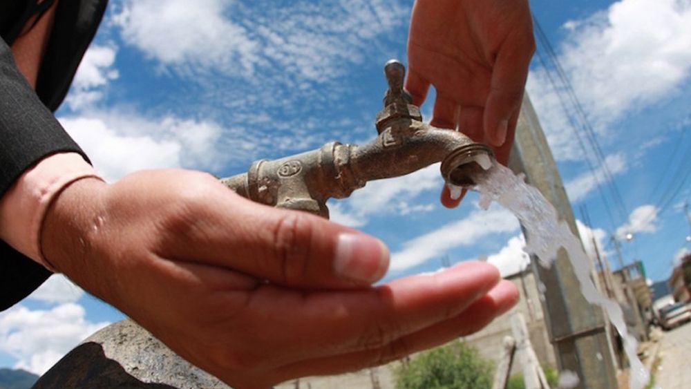 Condonan pago de agua en 71 colonias de la Ciudad de México