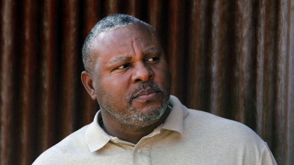 Arrestan a Albert Belle por exposición indecente