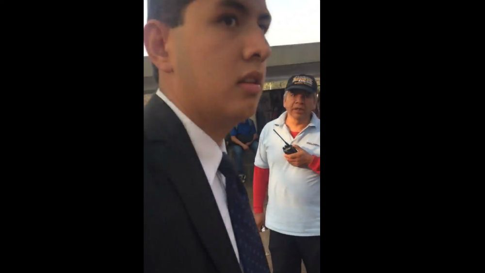 #Video Amedrentan a alumno de la UNAM por denunciar venta de droga #Video Amedrentan a alumno de la UNAM por denunciar venta de droga