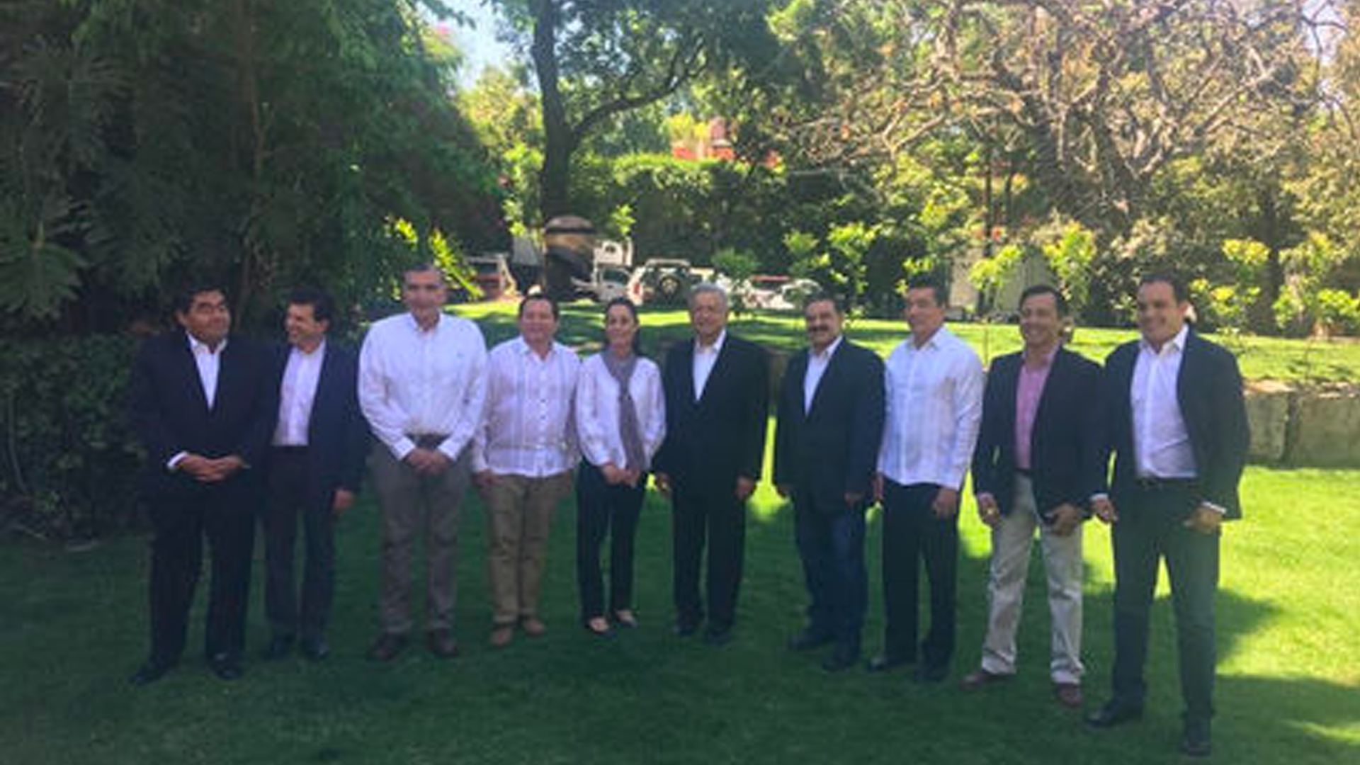 Candidatos a gobernadores se reúnen con AMLO