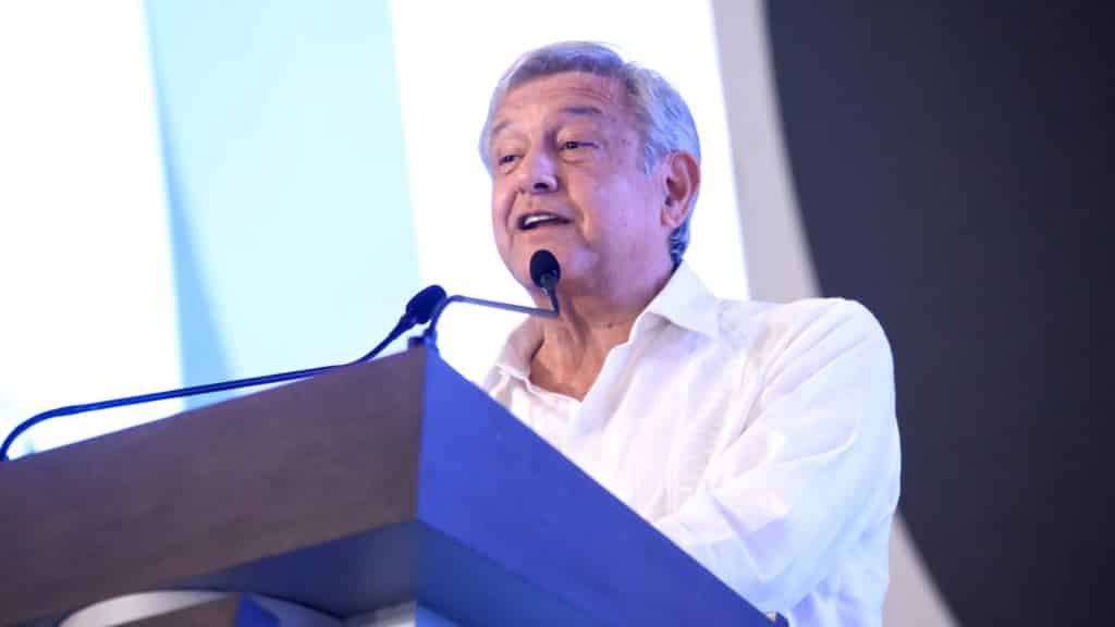 AMLO celebra que EPN haya dicho a Trump que México no pagará el muro AMLO celebra que EPN haya dicho a Trump que México no pagará el muro