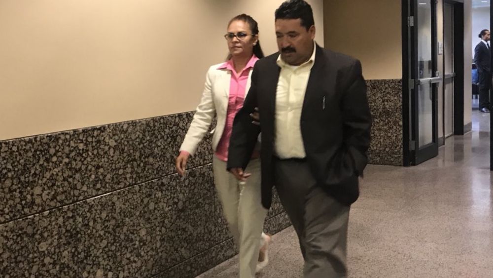 Dan 99 años de cárcel a pastora que mató de hambre a niño mexicano