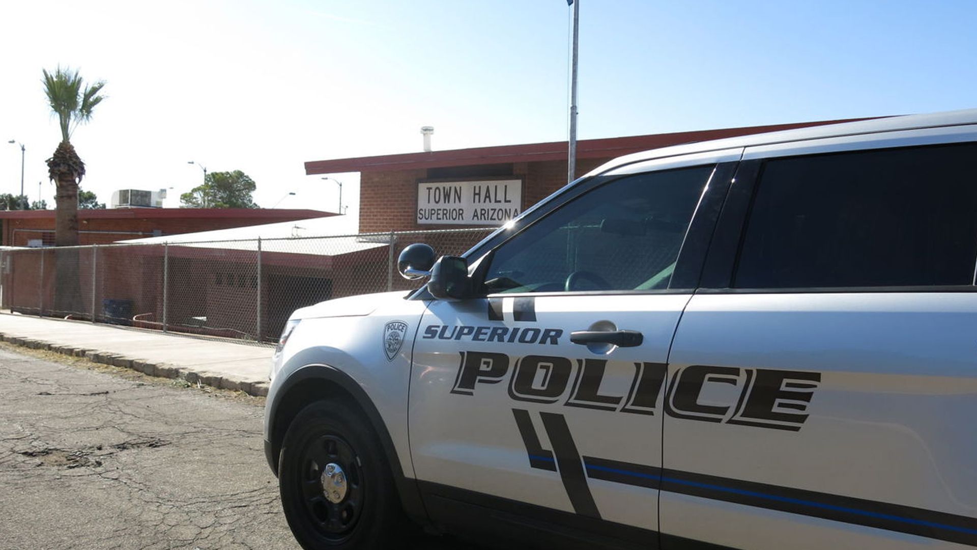 Detienen a mujer en Arizona tras encontrar muertos a sus dos hijos