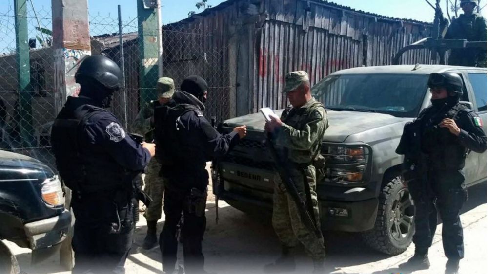 Comando ataca comandancia policial y casas en Guerrero