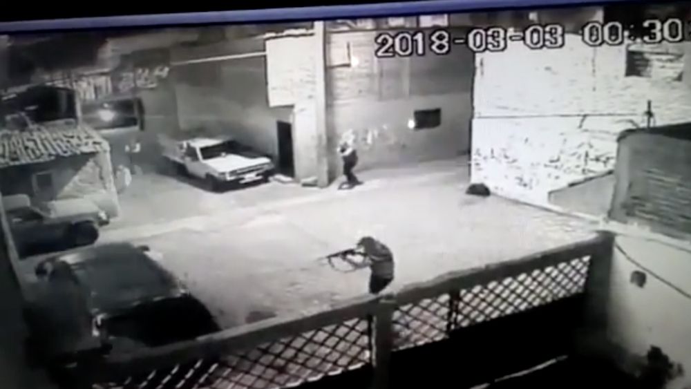 #VIDEO Comando ataca casa en colonia de León