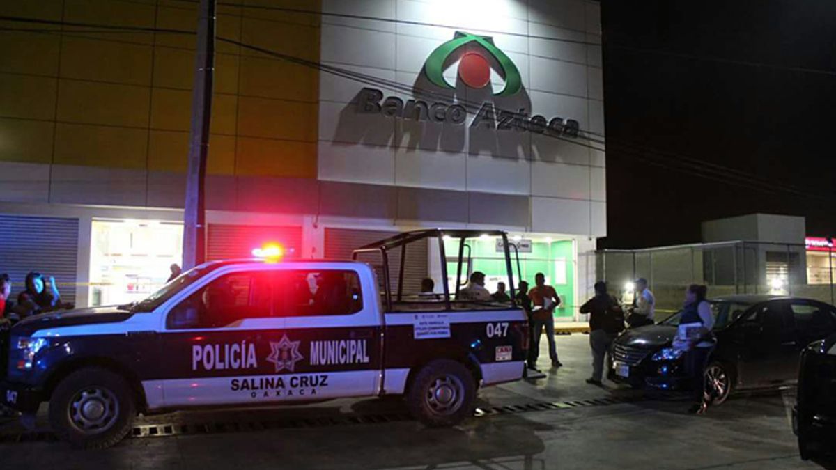 Muere mujer durante balacera en plaza de Oaxaca