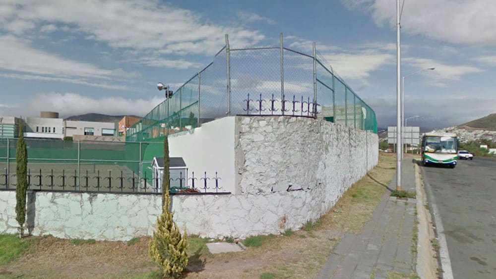 Ladrones someten a guardia y roban cinco autobuses en Pachuca