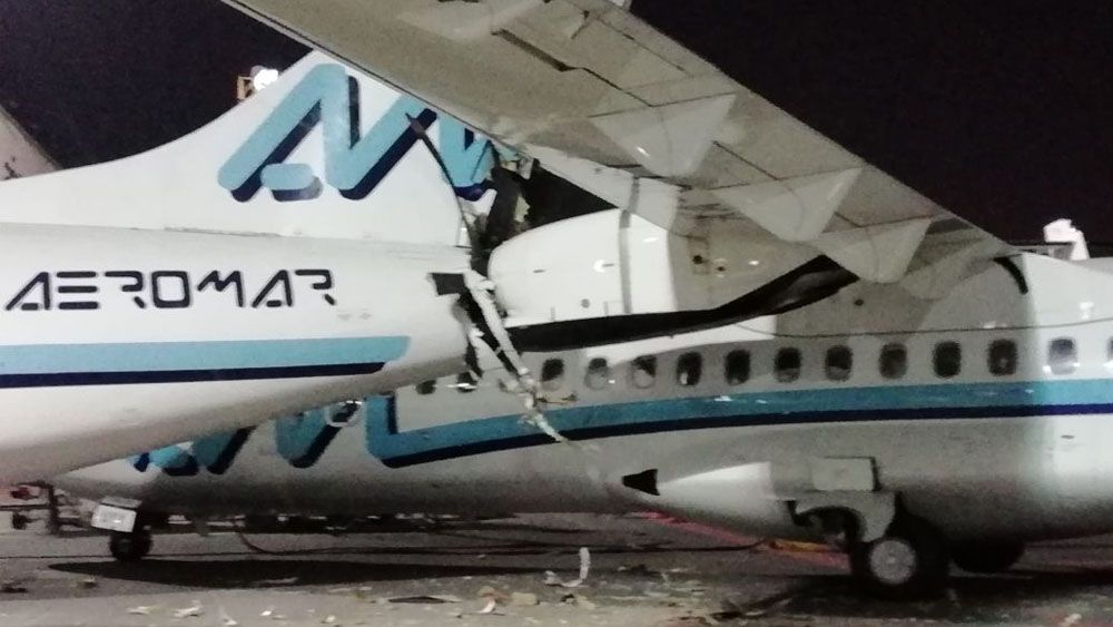 Chocan aviones de Aeromar en el AICM Chocan aviones de Aeromar en el AICM