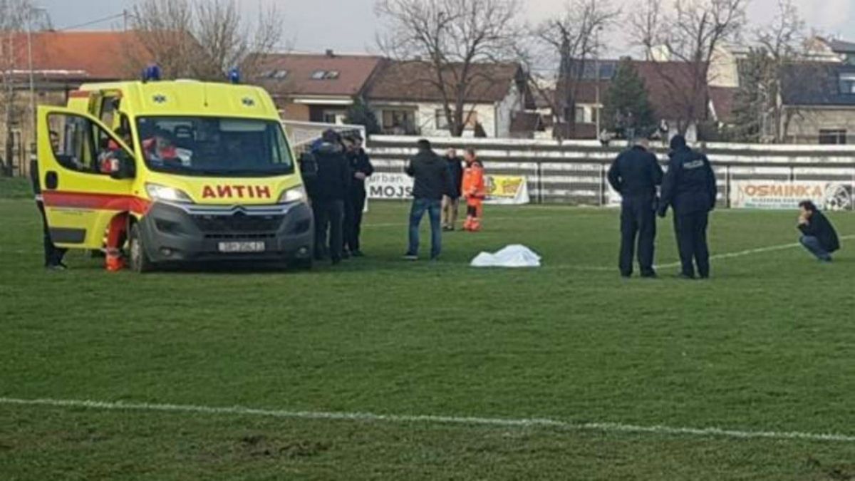 #Video Muere futbolista en pleno partido